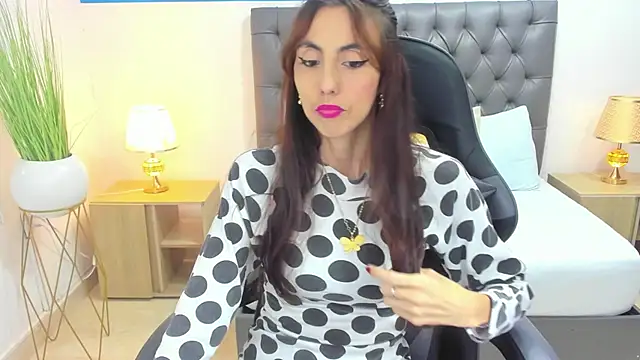 candy summer28 online show from 03.04.25