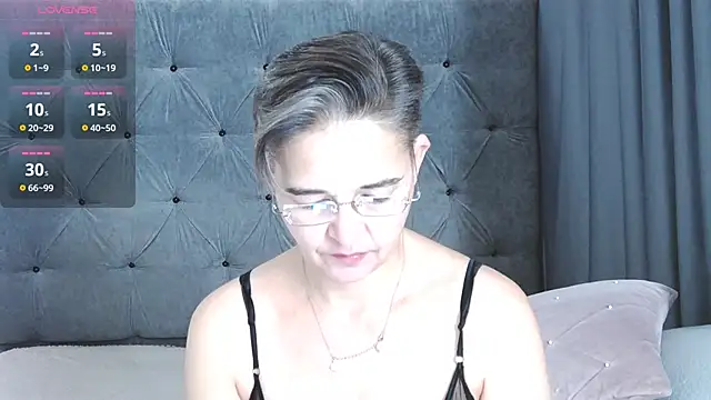 StaceyDarling online show from 11.14.25