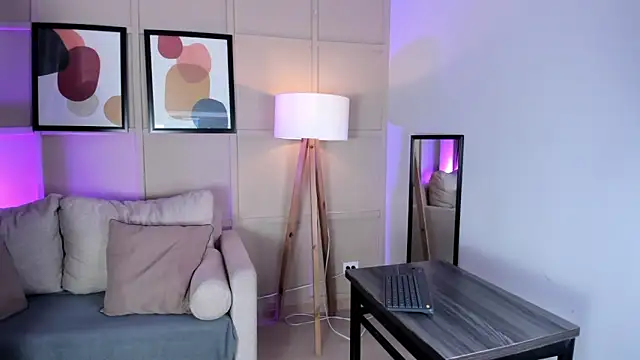 helenaduque  online show from 04.10.26