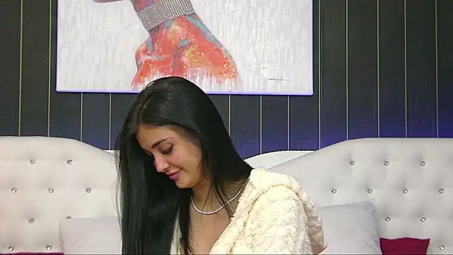 Snapshot of SophiaVilner chatting on 11.28.25 SophiaVilner online show from 11.28.25