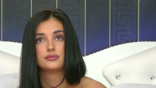 Snapshot of SophiaVilner chatting on 12.13.25 SophiaVilner online show from 12.13.25