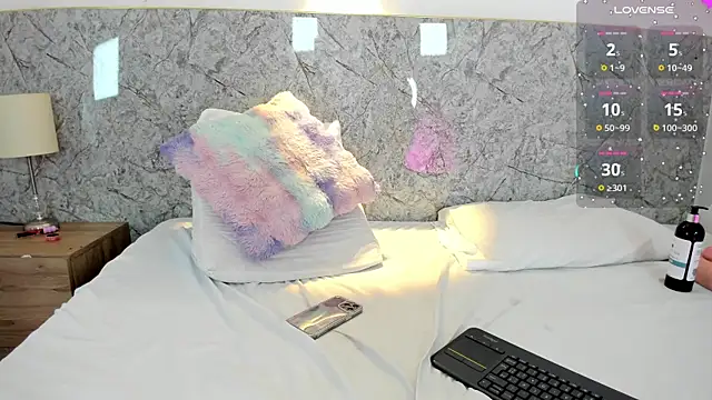 Snapshot of Mia_rom11 chatting on 12.01.24 Mia rom11 online show from 12.01.24