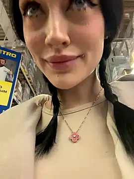 Melissa crazy online show from 12.20.25