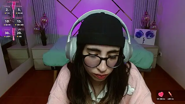 Snapshot of LenaRoses chatting on 02.17.26 LenaRoses online show from 02.17.26