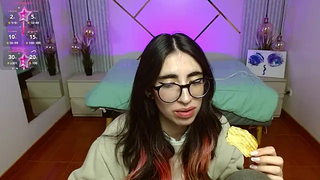 Snapshot of LenaRoses chatting on 02.24.26 LenaRoses online show from 02.24.26