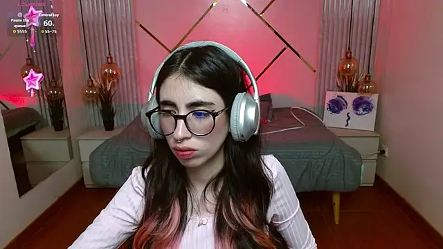 Snapshot of LenaRoses chatting on 02.26.26 LenaRoses online show from 02.26.26