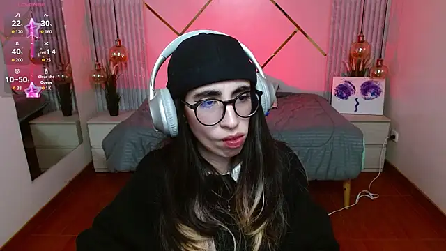 Snapshot of LenaRoses chatting on 03.19.26 LenaRoses online show from 03.19.26