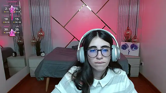 LenaRoses online show from 04.18.26