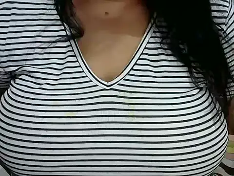Snapshot of dramebaz_queen chatting on 05.15.26 dramebaz queen online show from 05.15.26