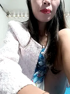 Snapshot of Sweet_Toy20 chatting on 10.25.25 Sweet Toy20 online show from 10.25.25