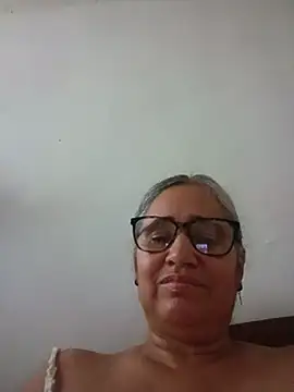 Snapshot of _candi chatting on 06.04.26 candi online show from 06.04.26