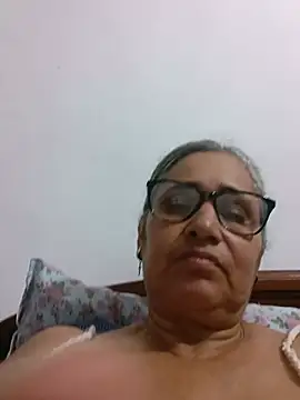 Snapshot of _candi chatting on 06.04.26 candi online show from 06.04.26