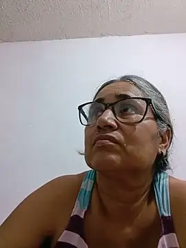 Snapshot of _candi chatting on 06.11.26 candi online show from 06.11.26
