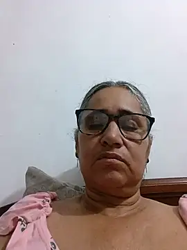 Snapshot of _candi chatting on 06.11.26 candi online show from 06.11.26