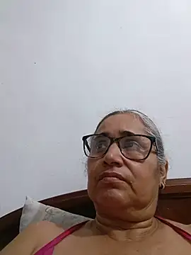 Snapshot of _candi chatting on 06.18.26 candi online show from 06.18.26