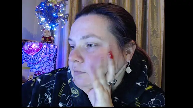 amorelara online show from 10.26.25