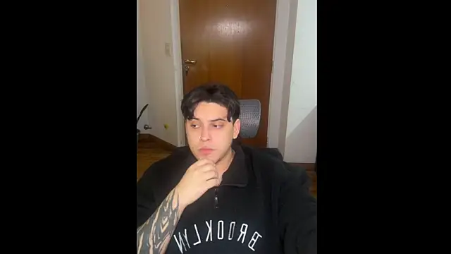 Snapshot of Markuss_b chatting on 06.17.26 Markuss b online show from 06.17.26