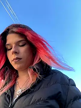 RiriRoseey online show from 10.25.25