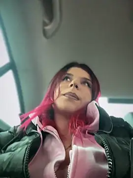 RiriRoseey online show from 11.27.25