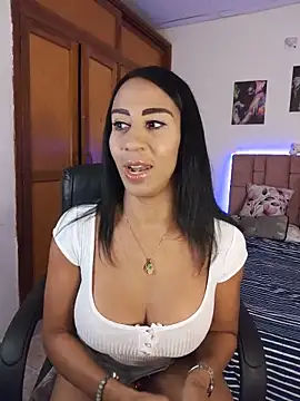Snapshot of charlotte_bayron02 chatting on 06.05.26 charlotte bayron02 online show from 06.05.26