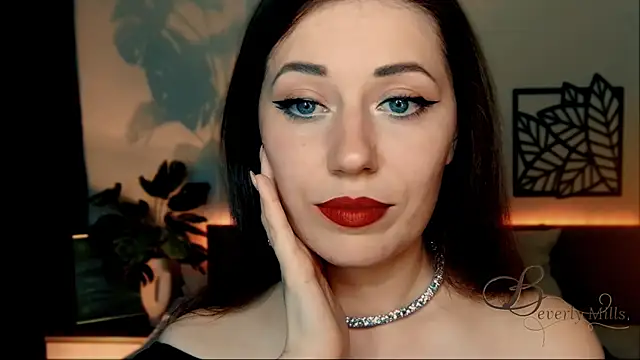 MissBeverlyMills online show from 12.12.24