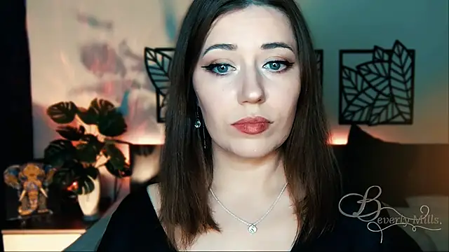 MissBeverlyMills online show from 02.10.25