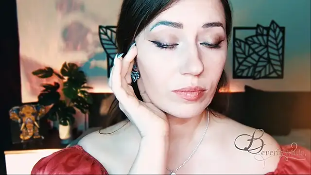 MissBeverlyMills online show from 02.19.25