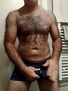 Snapshot of takcikarr chatting on 11.23.25 takcikarr online show from 11.23.25