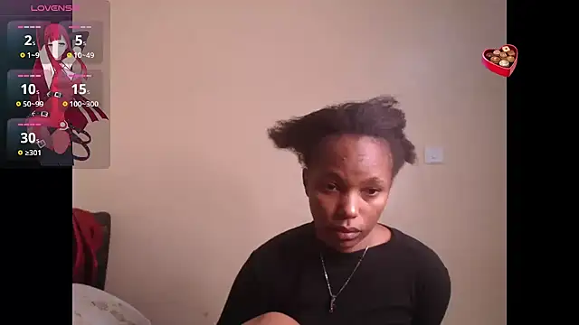 Snapshot of Missthigh chatting on 09.26.25 Missthigh online show from 09.26.25