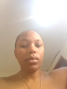 Snapshot of Missthigh chatting on 10.05.25 Missthigh online show from 10.05.25