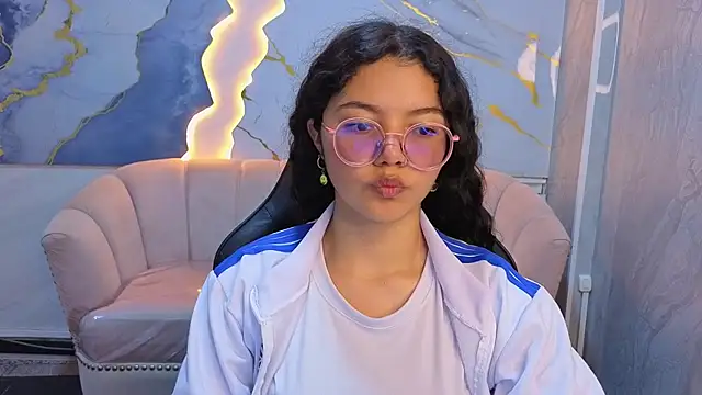 victoria castillo b online show from 04.20.26