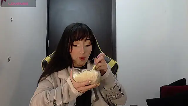 Snapshot of v1cky_ chatting on 10.06.25 v1cky  online show from 10.06.25