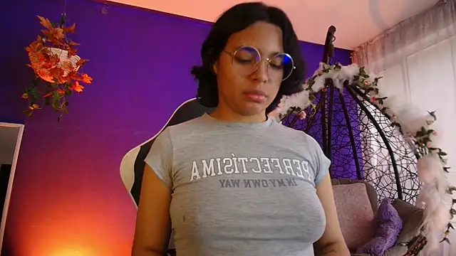 Emmapark  online show from 04.11.26