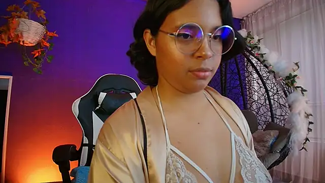 Emmapark  online show from 04.15.26