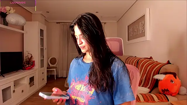 Snapshot of bella_apont chatting on 09.20.25 bella apont online show from 09.20.25