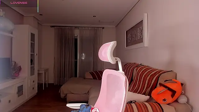 Snapshot of bella_apont chatting on 11.05.25 bella apont online show from 11.05.25