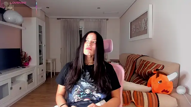 Snapshot of bella_apont chatting on 11.07.25 bella apont online show from 11.07.25