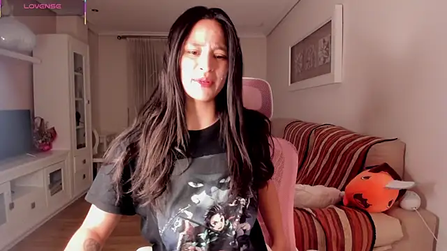 Snapshot of bella_apont chatting on 11.09.25 bella apont online show from 11.09.25