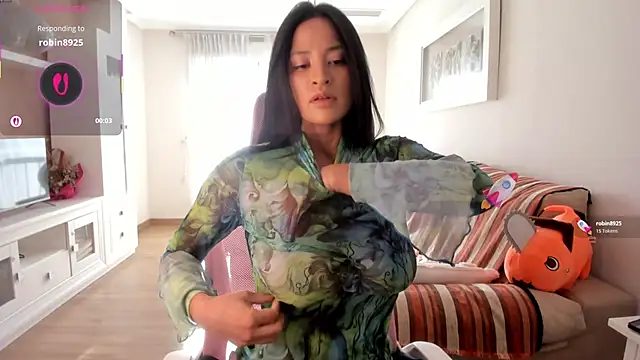 Snapshot of bella_apont chatting on 11.20.25 bella apont online show from 11.20.25