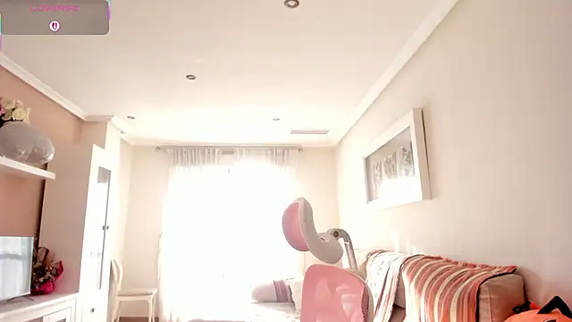 Snapshot of bella_apont chatting on 11.21.25 bella apont online show from 11.21.25