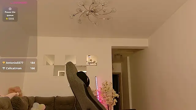 LovelyBianca online show from 05.16.26