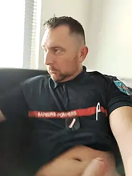 Snapshot of Au_plaisir_des_femmes chatting on 10.07.25 Au plaisir des femmes online show from 10.07.25