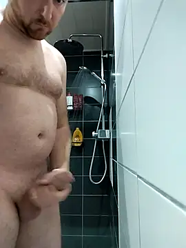 Snapshot of Au_plaisir_des_femmes chatting on 10.18.25 Au plaisir des femmes online show from 10.18.25