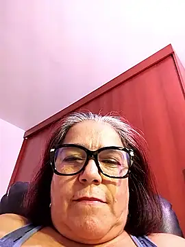 Snapshot of MARIANMILLS__ chatting on 10.29.25 MARIANMILLS   online show from 10.29.25