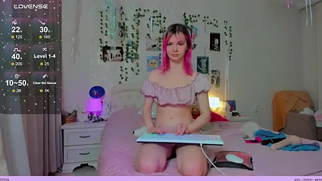 Snapshot of Neko_kitsune1 chatting on 12.12.24 Neko kitsune1 online show from 12.12.24