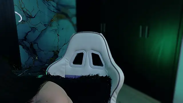 Snapshot of Madison_Jackson chatting on 09.23.25 Madison Jackson online show from 09.23.25