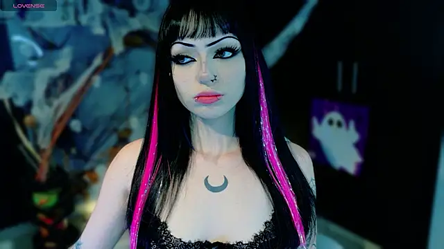 Snapshot of Madison_Jackson chatting on 10.14.25 Madison Jackson online show from 10.14.25