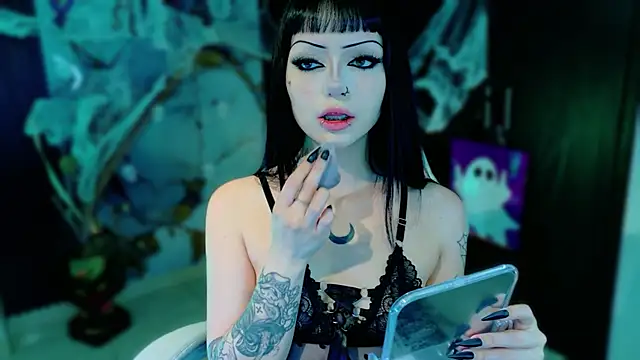 Snapshot of Madison_Jackson chatting on 10.27.25 Madison Jackson online show from 10.27.25