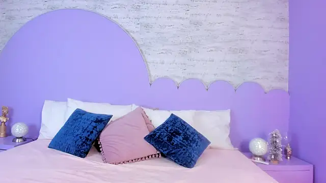 Giaa Ross online show from 12.22.25