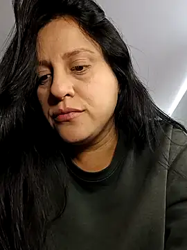 whitegirl0122 online show from 02.18.25